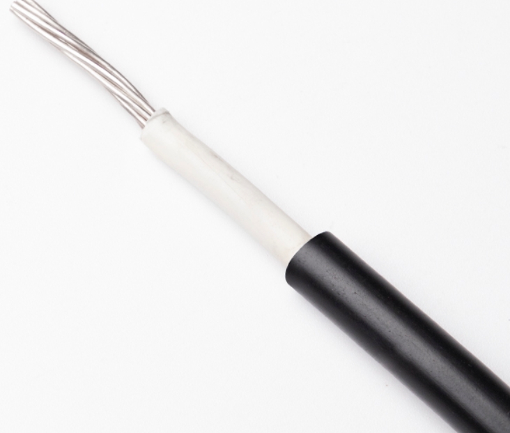 在生產(chǎn)光伏電線電纜時在外層涂上防凍涂層的作用是什么.jpg 在生產(chǎn)光伏電線電纜時在外層涂上防凍涂層的作用是什么.jpg